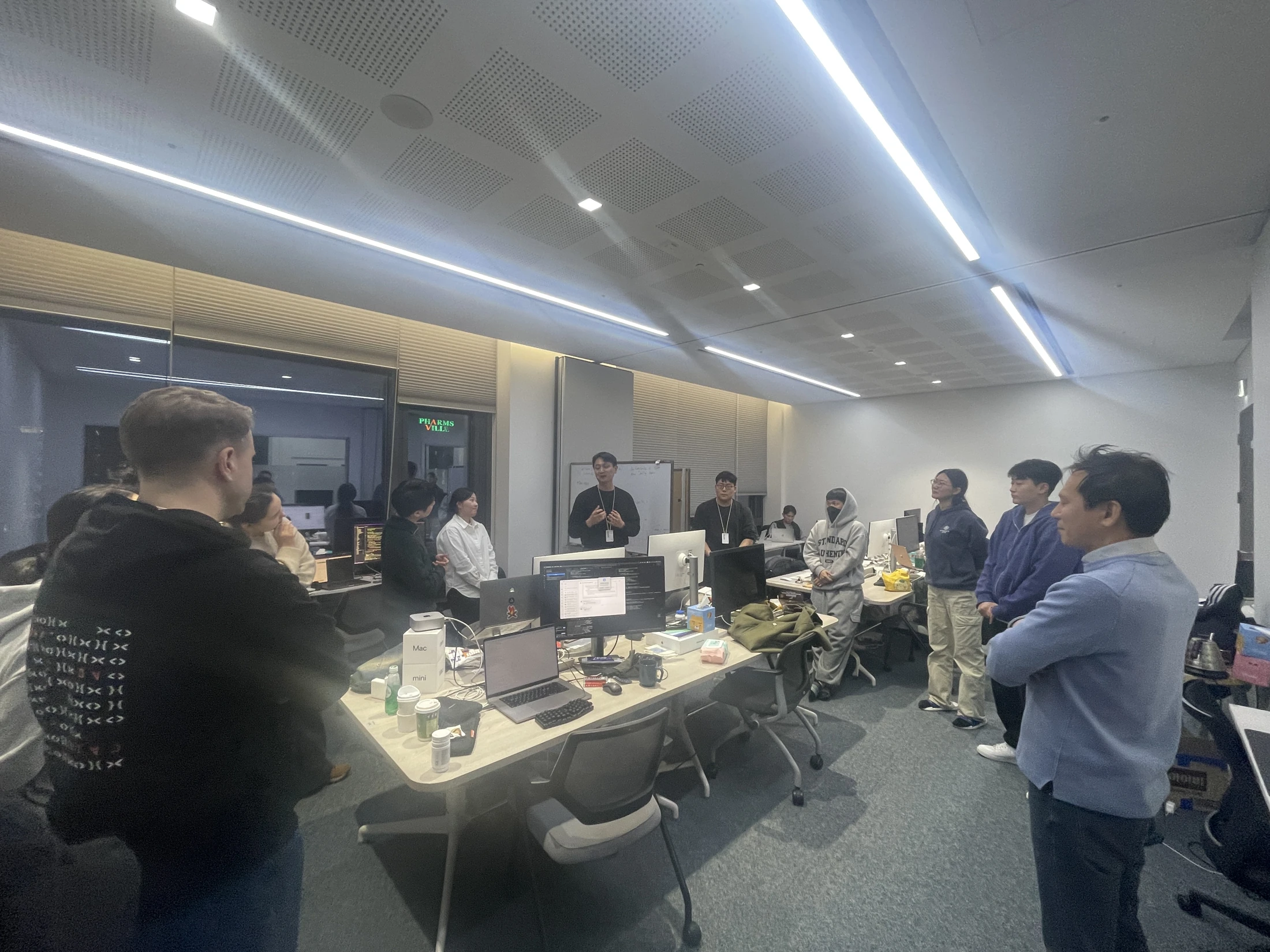 WORKSHOP / WITH THE TEAM